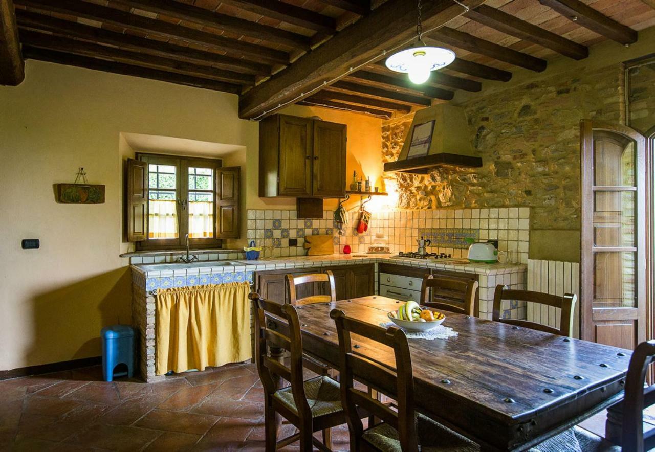 Rustico In Pietra Villa Chianni Luaran gambar