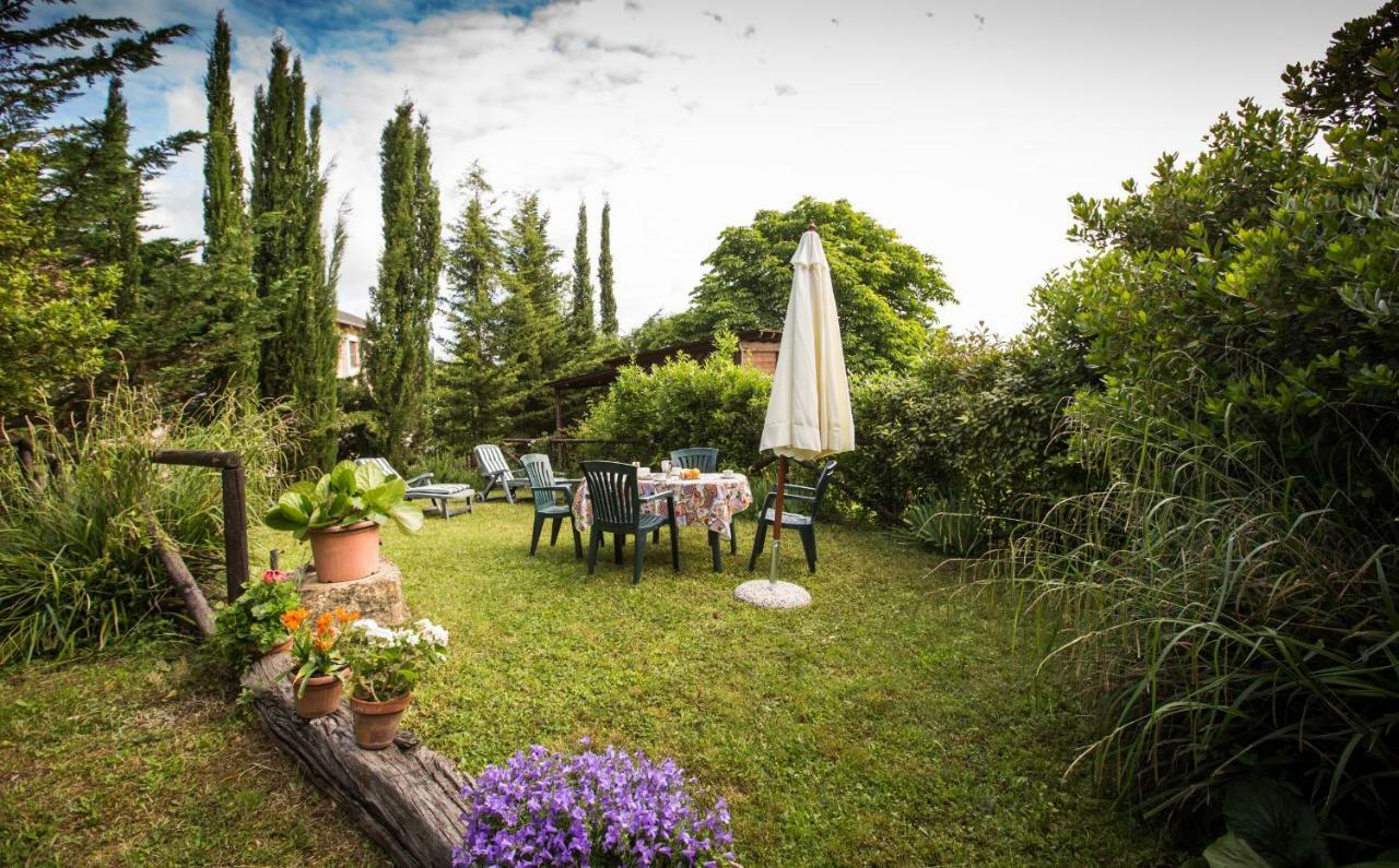 Rustico In Pietra Villa Chianni Luaran gambar