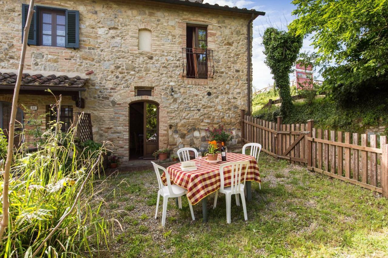 Rustico In Pietra Villa Chianni Luaran gambar