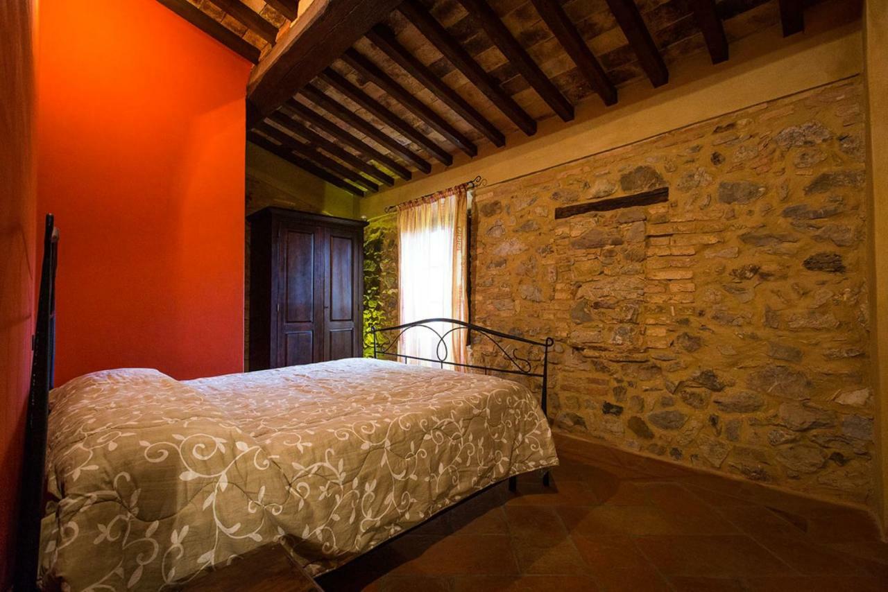 Rustico In Pietra Villa Chianni Luaran gambar
